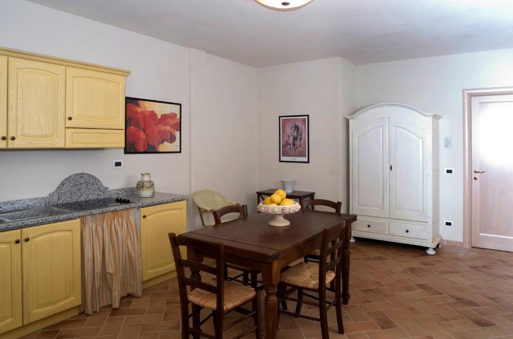 Le Corti Del Sole Residence Venturina Terme Quarto foto