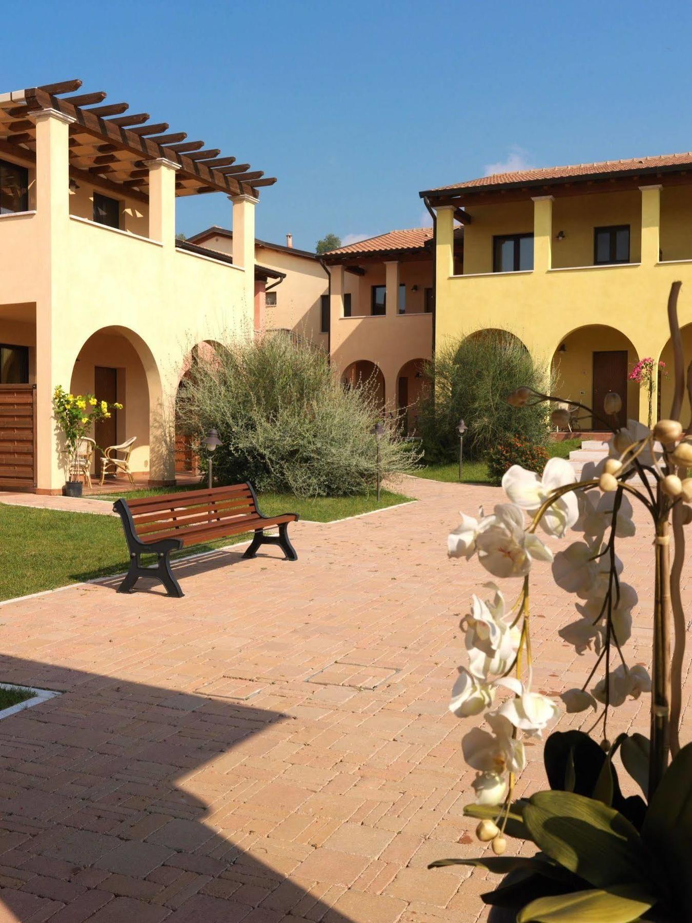 Le Corti Del Sole Residence Venturina Terme Exterior foto